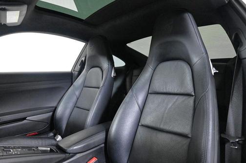 2019 Porsche 911 Carrera