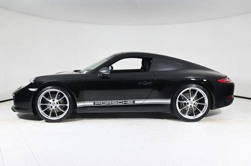 2019 Porsche 911 Carrera