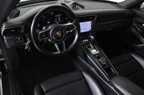 2019 Porsche 911 Carrera
