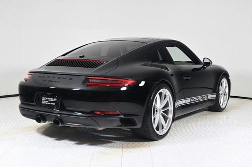 2019 Porsche 911 Carrera