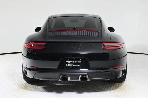 2019 Porsche 911 Carrera