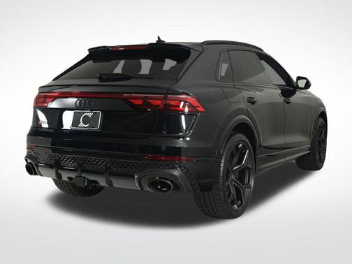 2025 Audi RS Q8 4.0T quattro performance