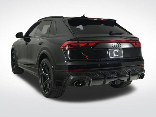 2025 Audi RS Q8 4.0T quattro performance