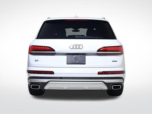2025 Audi Q7 45 Premium Plus