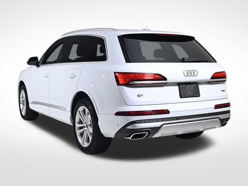 2025 Audi Q7 45 Premium Plus
