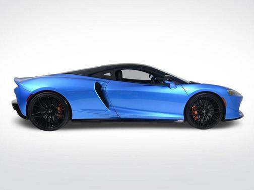 2022 McLaren GT Base