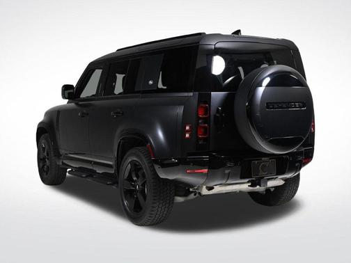 2024 Land Rover Defender P400 X-Dynamic SE