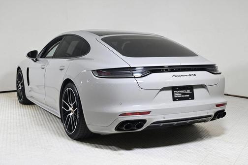 2022 Porsche Panamera GTS