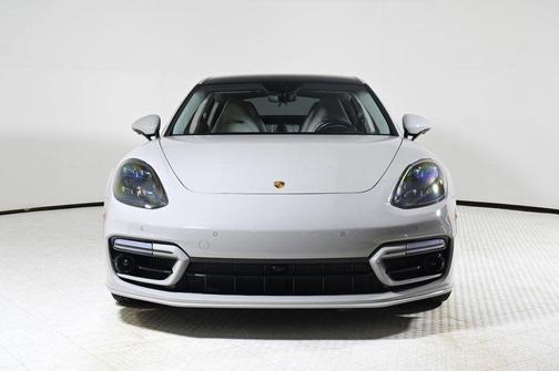 2022 Porsche Panamera GTS
