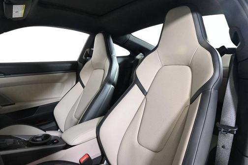 2025 Porsche 911 Carrera