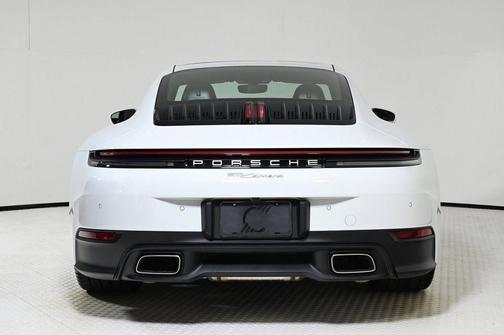 2025 Porsche 911 Carrera