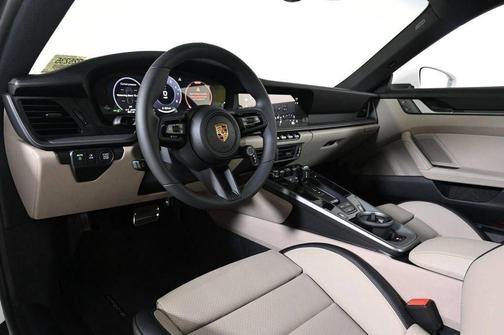 2025 Porsche 911 Carrera
