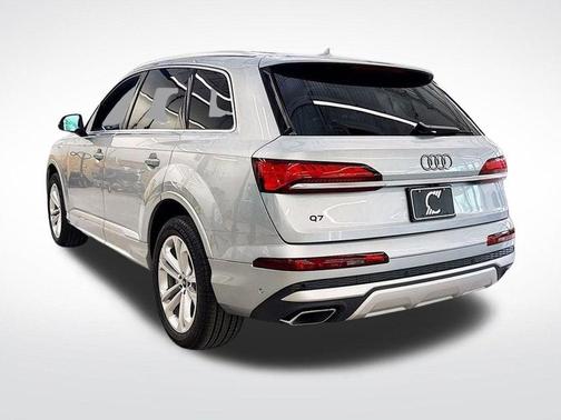 2025 Audi Q7 45 Premium Plus