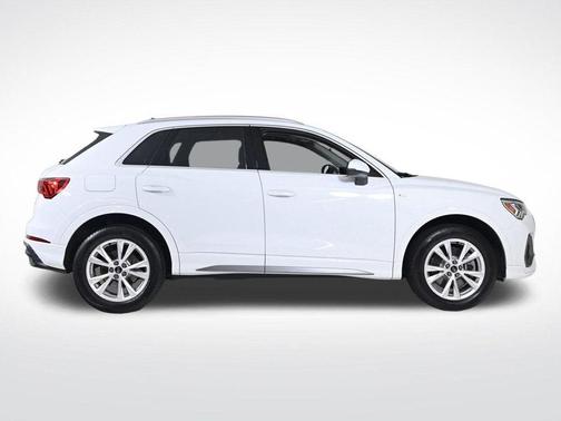 2024 Audi Q3 45 S line Premium