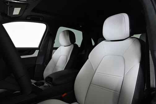 2026 Porsche Cayenne GTS