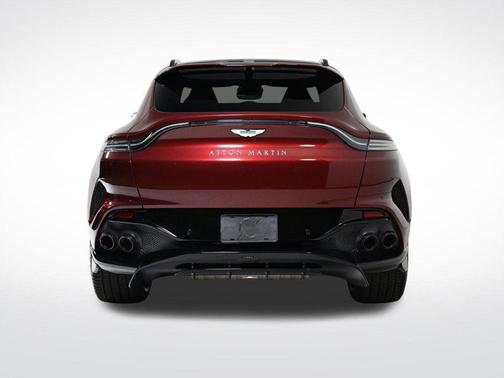 2025 Aston Martin DBX 707