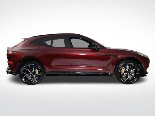 2025 Aston Martin DBX 707