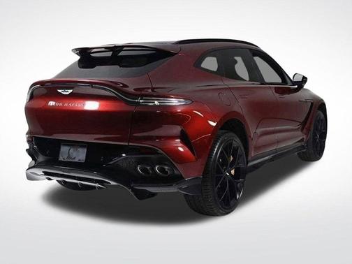 2025 Aston Martin DBX 707
