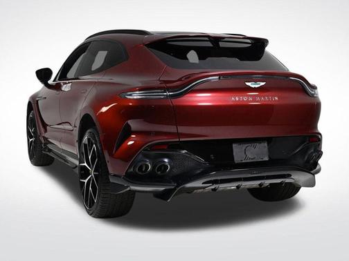 2025 Aston Martin DBX 707