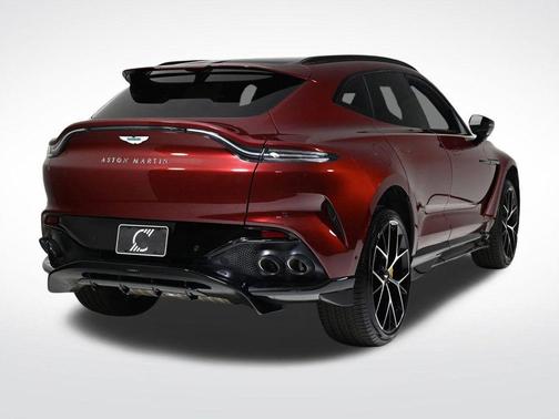 2025 Aston Martin DBX 707