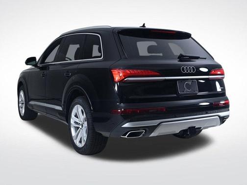 2026 Audi Q7 45 Premium Plus