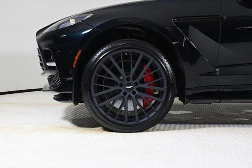 2025 Aston Martin DBX 707