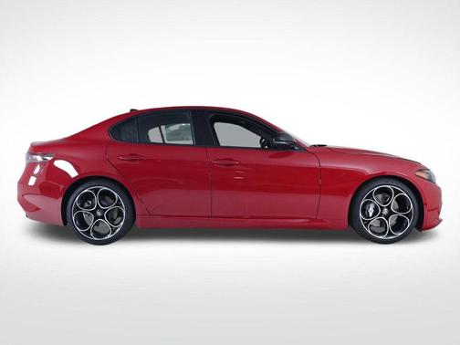 2025 Alfa Romeo Giulia Base