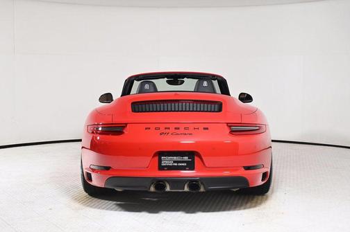 2017 Porsche 911 Carrera