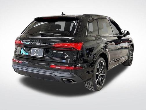 2025 Audi Q7 45 Premium Plus