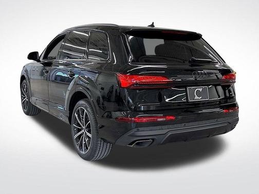 2025 Audi Q7 45 Premium Plus