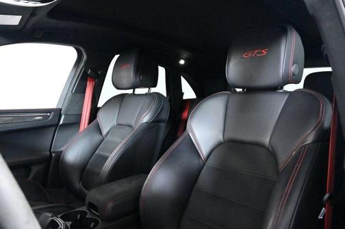 Carrara White Metallic 2024 Porsche Macan GTS