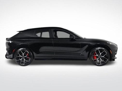2025 Aston Martin DBX 707
