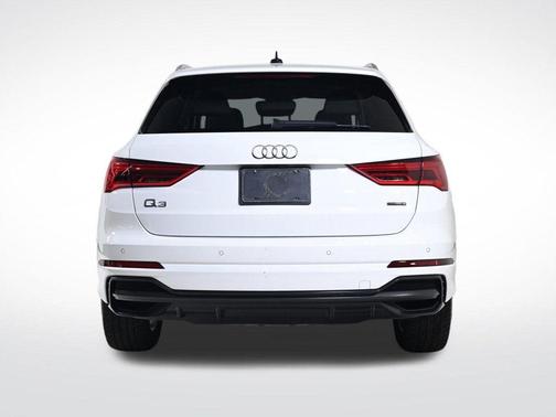 2022 Audi Q3 45 S line Premium