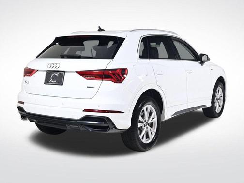 2022 Audi Q3 45 S line Premium