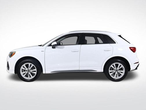 2022 Audi Q3 45 S line Premium
