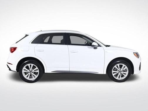 2022 Audi Q3 45 S line Premium
