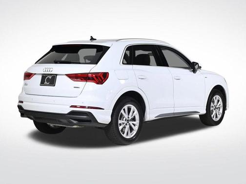 2024 Audi Q3 45 S line Premium