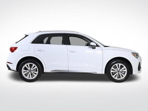 2024 Audi Q3 45 S line Premium