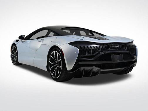 2023 McLaren Artura TechLux