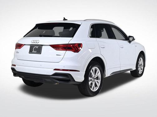 2024 Audi Q3 45 S line Premium