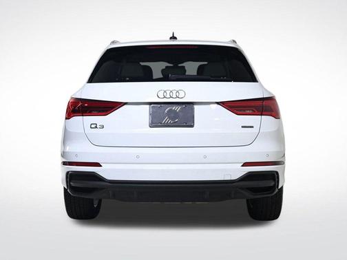 2024 Audi Q3 45 S line Premium