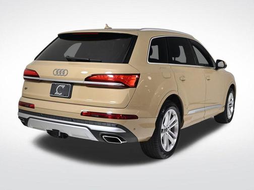 2025 Audi Q7 55 Premium Plus