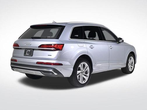 2022 Audi Q7 55 Premium Plus