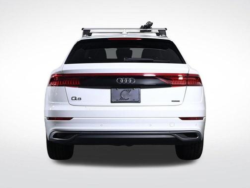 Carrara White 2023 Audi Q8 Premium