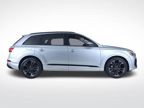 Satellite Silver Metallic 2026 Audi Q7 PLUS