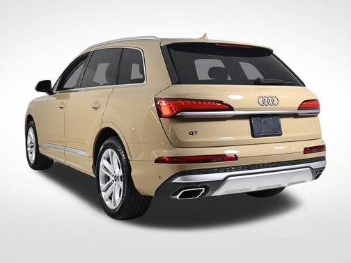 2025 Audi Q7 45 Premium