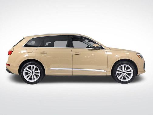 2025 Audi Q7 45 Premium