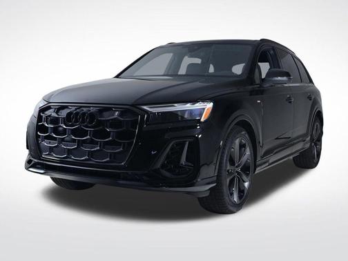 Mythos Black Metallic 2026 Audi Q7 PLUS