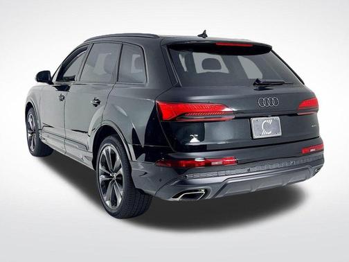 2025 Audi Q7 55 Premium Plus