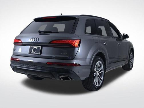 2026 Audi Q7 45 Premium Plus